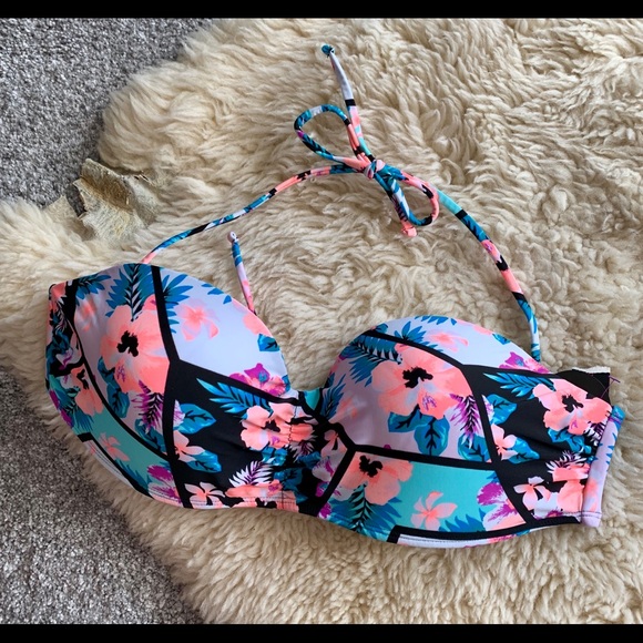 Other - 🏝 Tropical Bikini Top